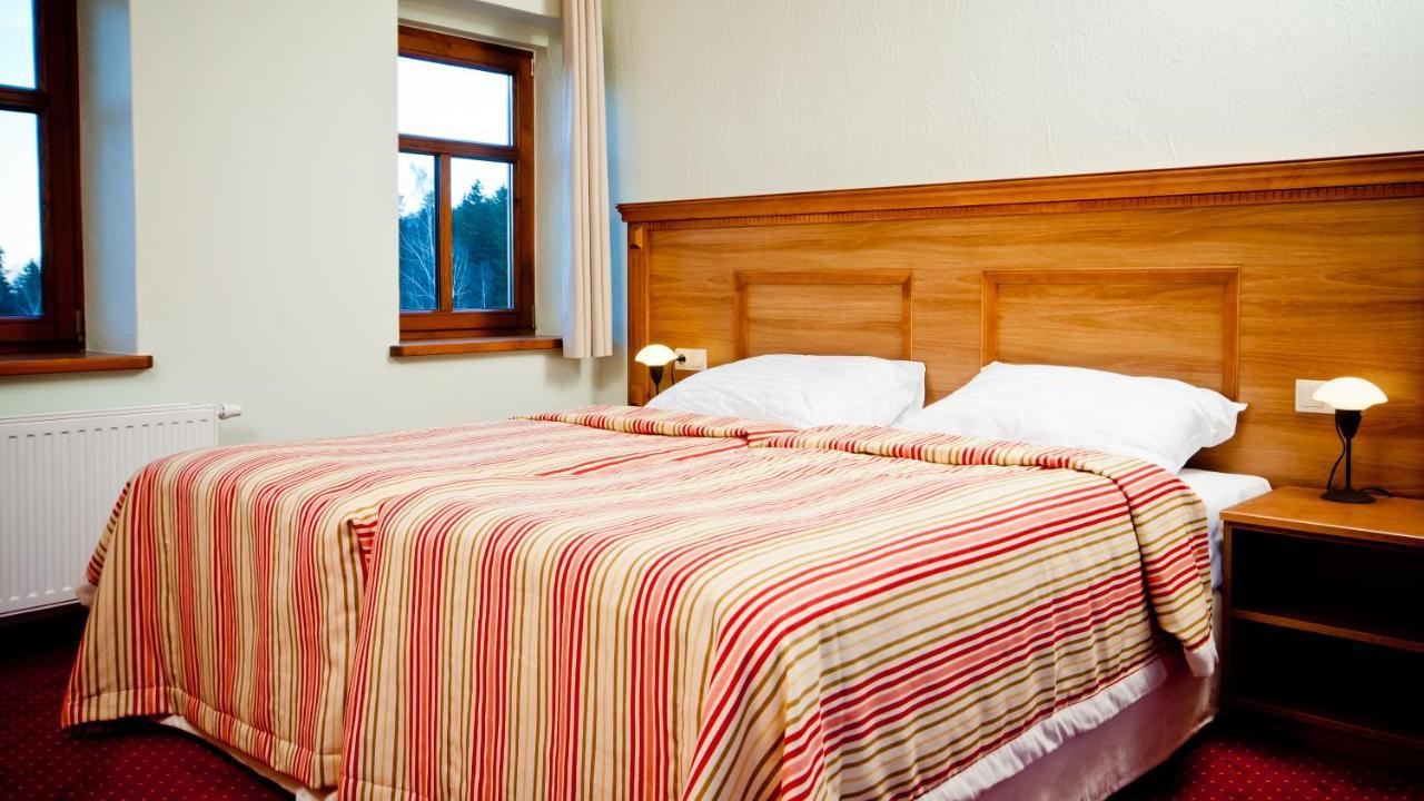 Przystanek Bavaria - Sauny, Parking Oraz Wstep Do Parku Bajek W Cenie! Проживання в сім'ї *