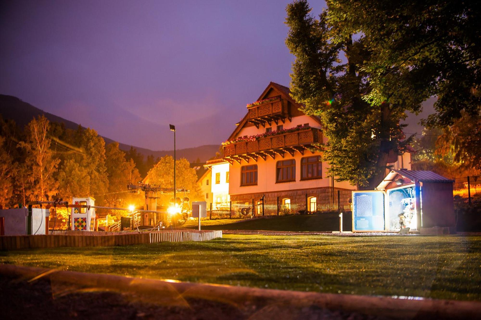 Homestay Przystanek Bavaria - Sauny, Parking Oraz Wstep Do Parku Bajek W Cenie!