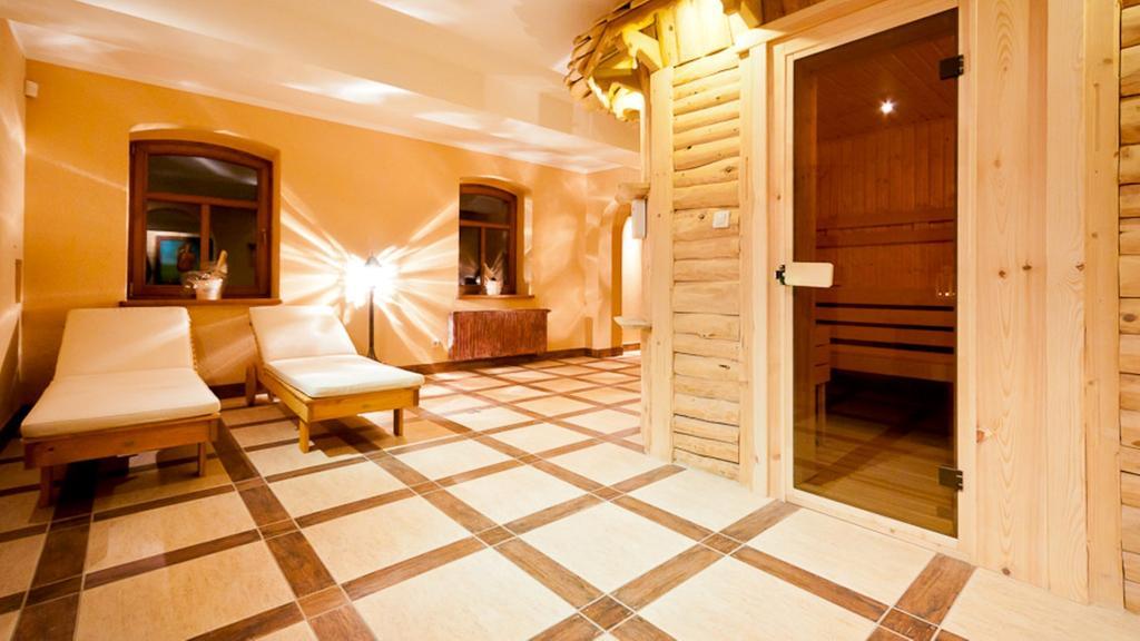 Przystanek Bavaria - Sauny, Parking Oraz Wstep Do Parku Bajek W Cenie! Habitación en casa particular *