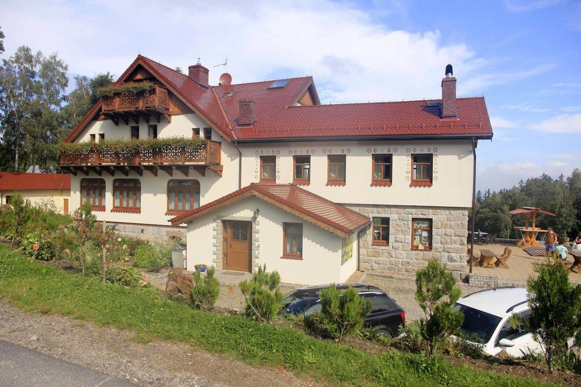 Przystanek Bavaria - Sauny, Parking Oraz Wstep Do Parku Bajek W Cenie!